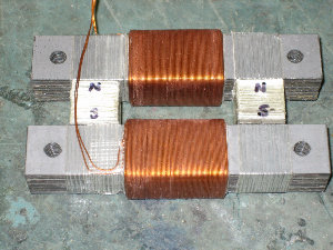 Magnets_between_laminant_bars_300.jpg