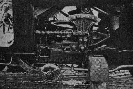 wolselygyrobay.jpg